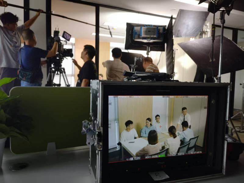 清丰县TVC拍摄公司：科技产品视觉化大师，诠释未来感与功能美学