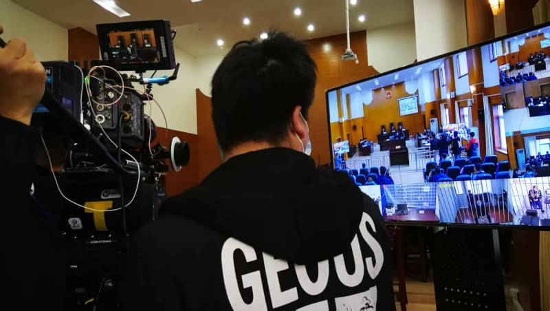 AI生成VS人工创意——清丰县广告片拍摄公司的技术浪漫主义实践
